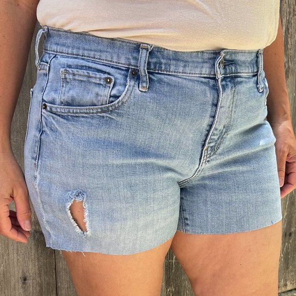 ***SOLD***GAP 1969 Best Girlfriend size 32 Jean Shorts - Picture 3 of 4